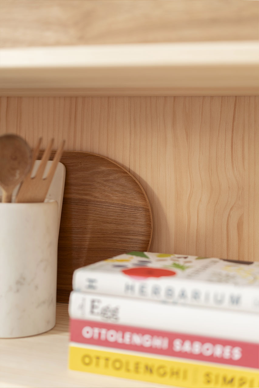LIBE vitrina doble con cajonera 157x115